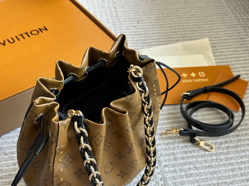 Louis Vuitton NéoNoé MM Bucket Bag