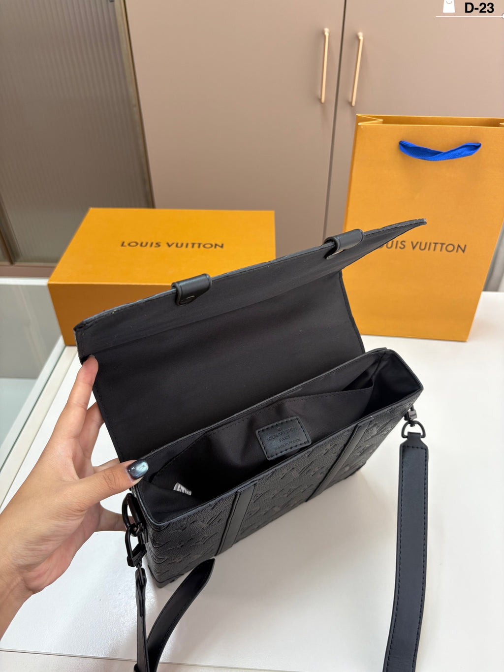 e Louis Vuitton Soft Trunk Monogram Empreinte Leather