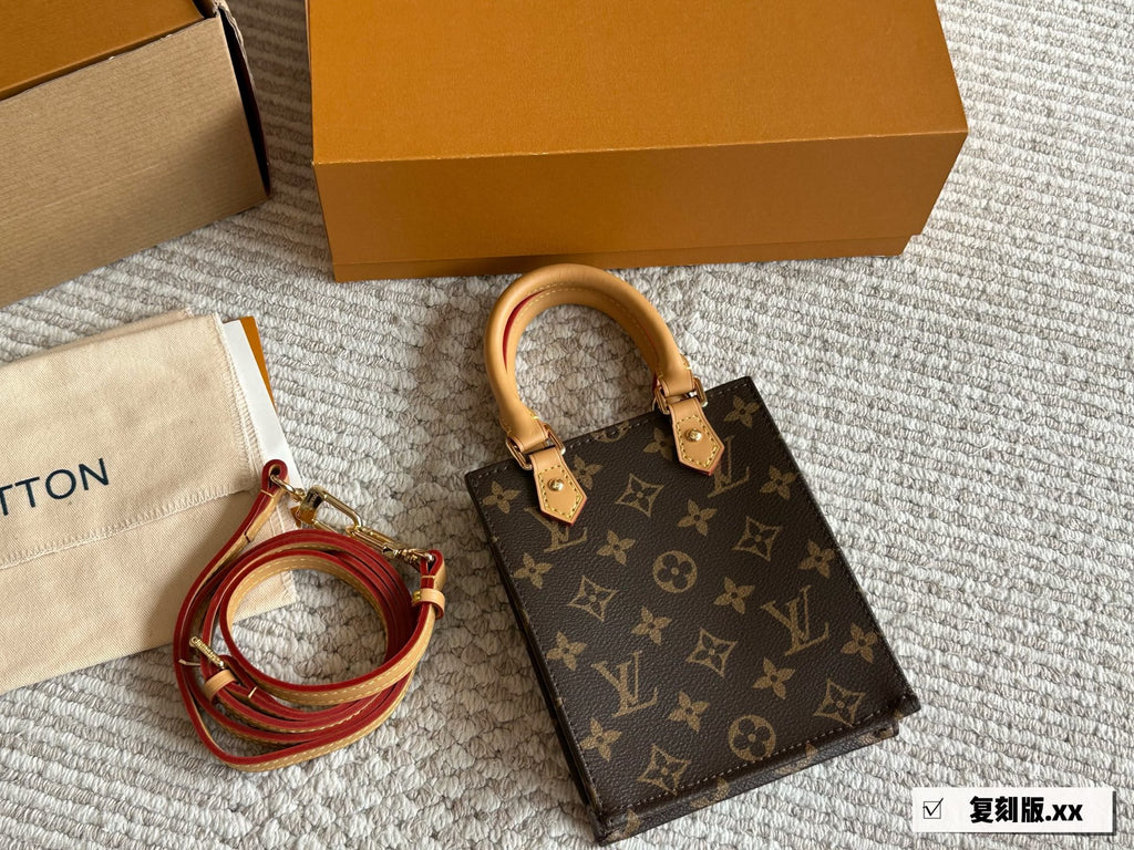 Louis Vuitton Monogram Petite Sac Plat