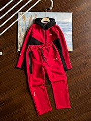 Nike – Red Track Set