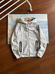 Nike – Grey Windbreaker Jacket