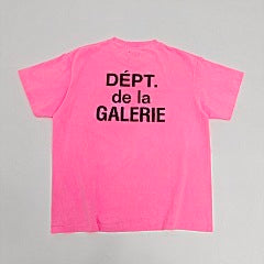 Dépt. de la Galerie Pink Tee