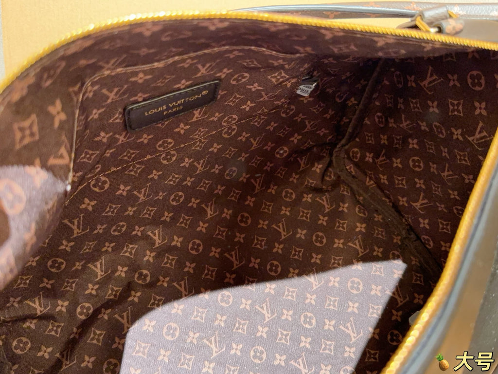 Louis Vuitton Coussin PM