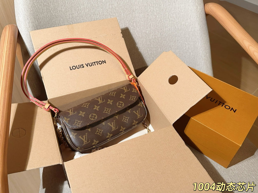 Louis Vuitton Pochette Accessoires